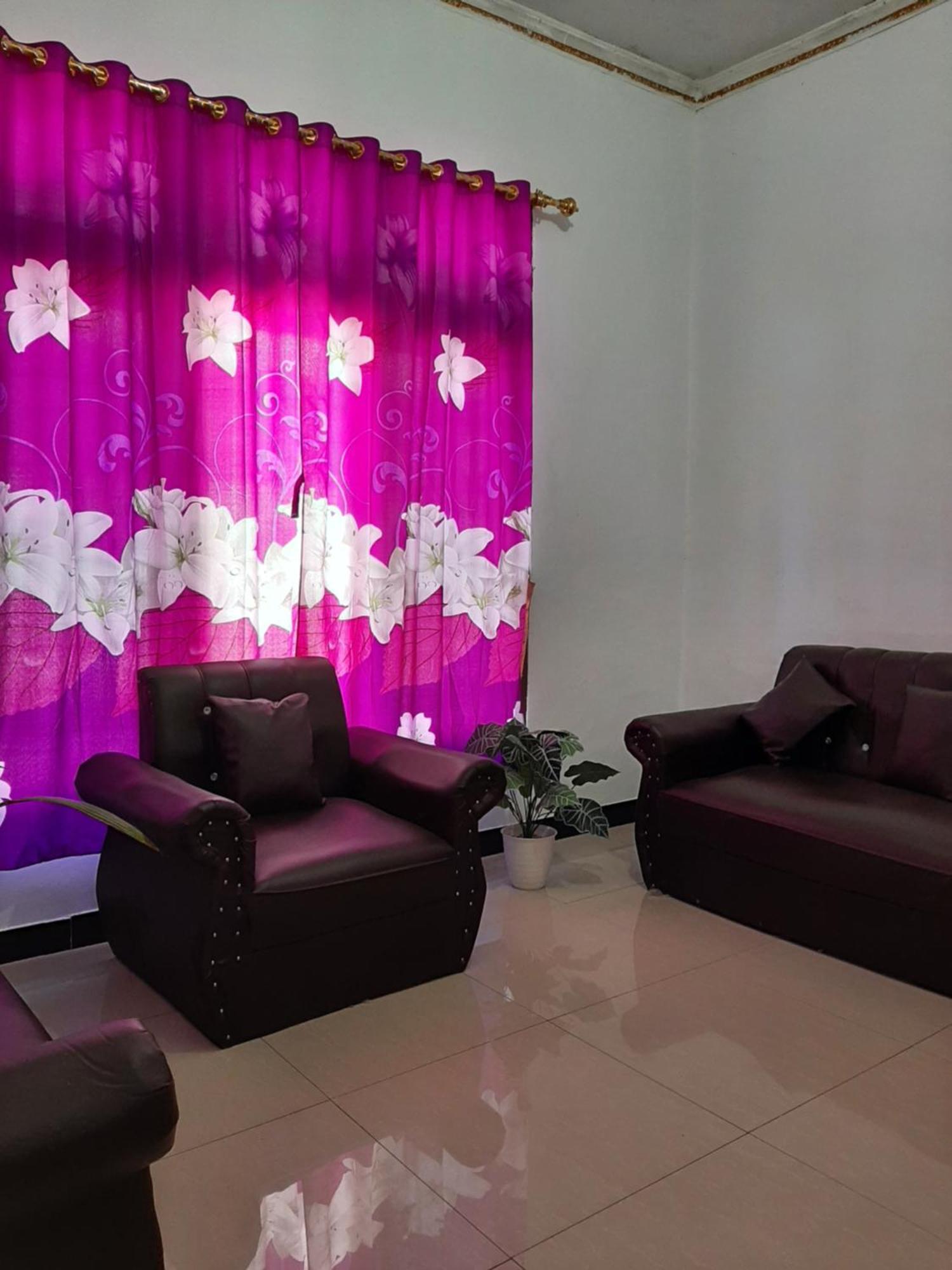 Riung Tiga Empat Tujuh Guesthouse ภายนอก รูปภาพ